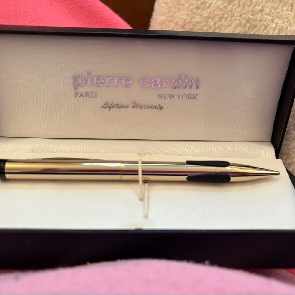 Pierre Cardin Gold and Black Writing Collectable Pen-NIB!